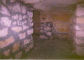 Murs de conso numérotés (peu avant la salle des Bizuths)