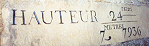 Inscription de profondeur en pieds et mètres, sous l'actuel Jardin des Plantes