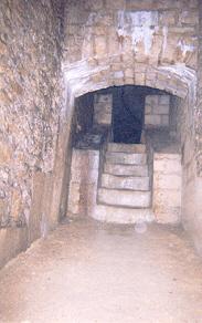 Escalier de consolidation sous l'ancienne voie de chemin de fer de Sceaux.
