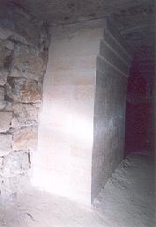 Pilier de conso. moderne en encorbellements