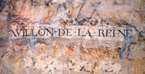 inscription à proximité du trou de service de la Reine